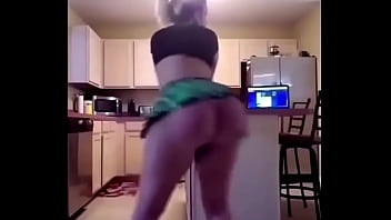 Preview 3 of Xxxxxsexy Mom Vidio - pawg twerking in green and black