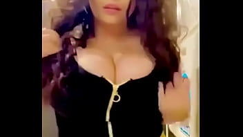 Preview 1 of Crackheads Sisters - Mi rica amiga tetona me manda un privado