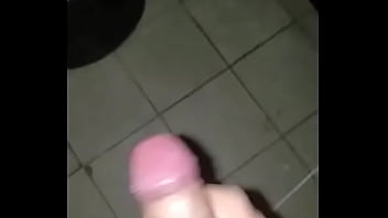 Preview 2 of Olinka Hardman - Masturb&aacute_ndose de su pene peque&ntilde_o  2