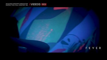 Preview 1 of India Shower - Duas l&eacute_sbicas lambendo e dedando gostoso - Trailer filme MAKE ME YOURS