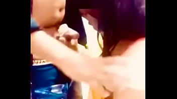 Preview 4 of Loira Peituda Liberou Geral - Blowjob by CD to partner part 2