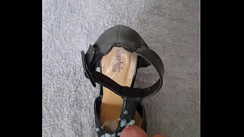 Preview 4 of 14 Year Giral Sex - Cum sobre el zapato,  comenten