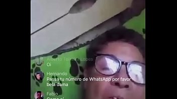 Preview 4 of Wwwxxxxxx18 - Velha mostrando o peito e passando a m&atilde_o na xota na live