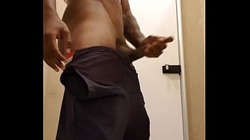 Preview 3 of Extreme Post Cum Torture - Punheta no banheiro da academia