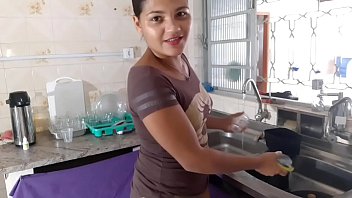Preview 2 of My Monfrind - Tigresa Vip com tes&atilde_o libera o cuzinho pra dotado na cozinha