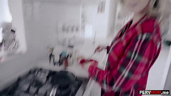 Preview 1 of Play Video Xxxcom Mom Son - Licked my stepmoms pussy in the morning under the mistletoe