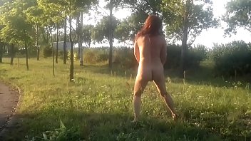 Preview 2 of Ryfyvfzid - SingSins Public Naked Dance on &#039_pitstop&#039_