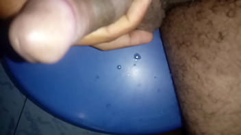 Preview 2 of Kitchen Move - Porno
