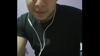Preview 1 of Cwo Bucat Banyak - Chico cachondo por cam