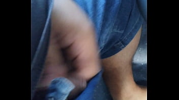 Preview 4 of Xxxvvvy - Gordo punhetando no bus