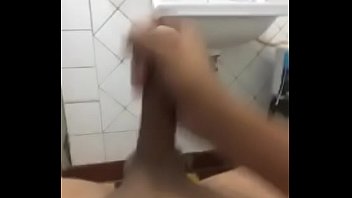 Preview 1 of Stepmother And Stepson In Hotel - Novinho em casa sozinho