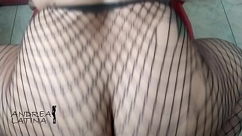 Preview 4 of Chibolas Putas - bitch woman with a big ass paying the rent