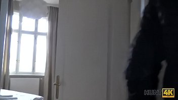 Preview 2 of Erotic Stepmom - HUNT4K. Recogida en Praga y sexo apasionado por dinero en efectivo con la morena