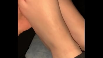 Preview 1 of Nest Femelle Sexy Ejaculation - 18 year old latina feet