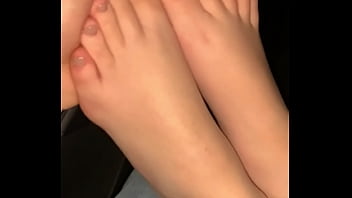 Preview 4 of Nest Femelle Sexy Ejaculation - 18 year old latina feet