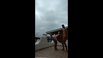 Preview 3 of Gise Conce - Eu e a Lunna vaz fomos na varanda da casa onde estava tendo uma festa e transamos gostoso (e a festa rolando)