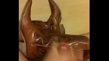 Preview 3 of Momxnxx Son Xxxx - Cum on my pointed cowboy boots