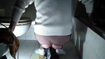Preview 3 of Anal Painful Casting - The guy sat on a huge black dick