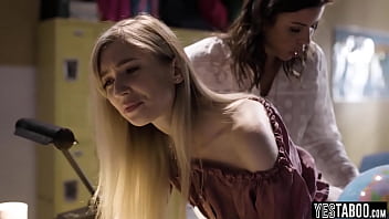 Preview 3 of In Rio - This blonde cutie was behaving slutty in