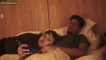 Preview 3 of Sunny Leon Hard Sex Video - No puedo superar las ganas de follarme a mi hermanastra despues de verla acostada en mis piernas FANTASIAHARDCORESEX X ALISONGONZALEZ26