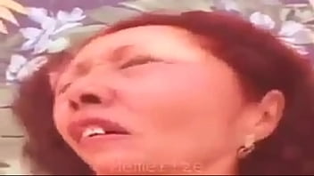 Preview 4 of Geo News Rabia Anma - VELHA TRANSANDO NA IGREJA ABANDONADA
