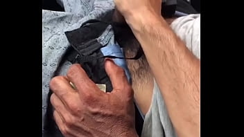 Preview 2 of Granny Hotporn - Pegando no pau do flanelinha