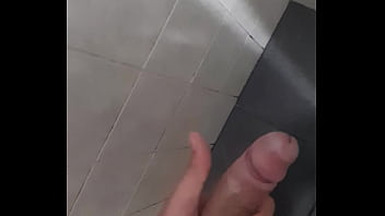 Preview 1 of Real Convince - Novinho batendo uma