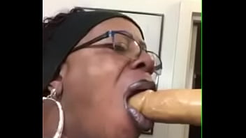 Preview 4 of Xxxxxvbe - Sheela Gags on a toy