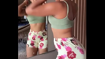 Preview 1 of Sunny Leone Sexy Video Mp4 - Morena gostosa dan&ccedil_ando