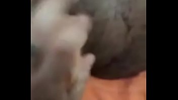 Preview 4 of X Video B 7 - FISTING - Levando m&atilde_o no rabo