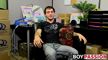 Preview 2 of Gerls 13 Years - Kevin Grover wanking his dick before busting a nut in a solo