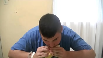 Preview 1 of Girl Hard Dog Sex - July3p comiendo un sanguche