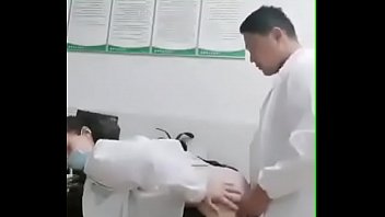 Preview 3 of Brong Hole - 情欲急诊室 小护士被医生的大鸡巴磨蹭到逼逼超痒~医生快~病人还在外面等啊！