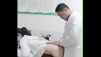 Preview 1 of Brong Hole - 情欲急诊室 小护士被医生的大鸡巴磨蹭到逼逼超痒~医生快~病人还在外面等啊！