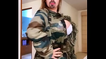 Preview 3 of Mom Home Alone With Not Her Son - DanyanCat y sus enormes tetas en camuflaje