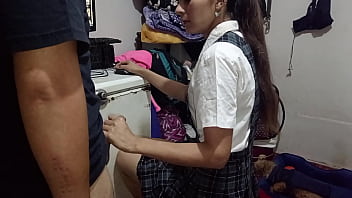 Preview 2 of Hairy Armpits - Mi colegiala se mete en cuarto ajeno y acaba muy bien la sesion de aprendizaje sexual con una mamada