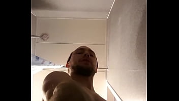 Preview 1 of Puke Her - Spuruzzata di sborra