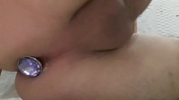 Preview 3 of Moms Lesson To King - Socando minha joia anal