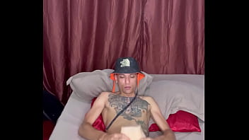 Preview 3 of Brown Bunnies - Thiago kelton comendo uma bunda de silicone no quarto