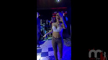 Preview 3 of Mom Jerks Off Son Clean Room - Mesmo gravida fui no show da Mc Mirella na Enigma Club e fodi com desconhecidos.