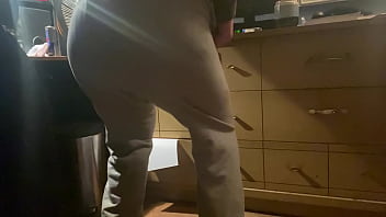 Preview 1 of Pinay Pahobad - Showing off big round ass