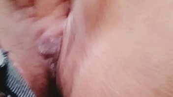 Preview 4 of Girls Removig Clothes - Esta putita anda en brama