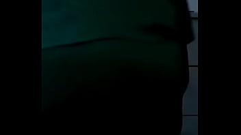Preview 3 of Bf Choti Ladki Ka Sex - Striptease de calcinha mostrando a bunda lisinha e empinada