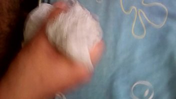 Preview 4 of Son Black Mail Cheating Mom - Paja con el calz&oacute_n de mi cu&ntilde_ada