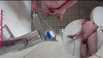 Preview 2 of Beautiful Fat Girls Srx - Geiles Pissen in der Dusche