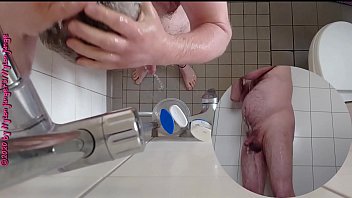 Preview 3 of Beautiful Fat Girls Srx - Geiles Pissen in der Dusche