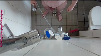 Preview 1 of Beautiful Fat Girls Srx - Geiles Pissen in der Dusche