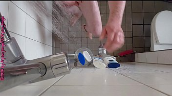 Preview 4 of Beautiful Fat Girls Srx - Geiles Pissen in der Dusche