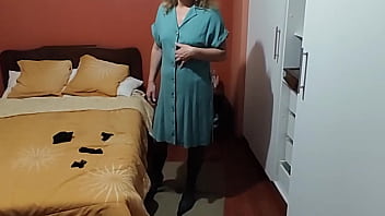 Preview 1 of Jovenes En Cachetero - Stepmom shows off her big hairy pussy after fucking and moans for more cock
