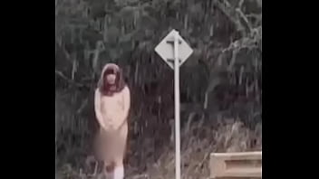 Preview 3 of Rain Fucks - 【女装マゾ奈緒】雪中全裸手錠散歩